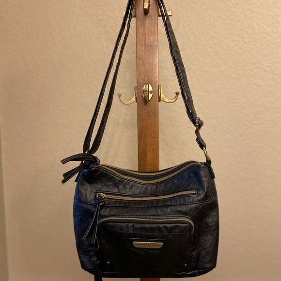 Stone Mountain Accessories Handbags - Stone Mountain USA Black Purse EUC